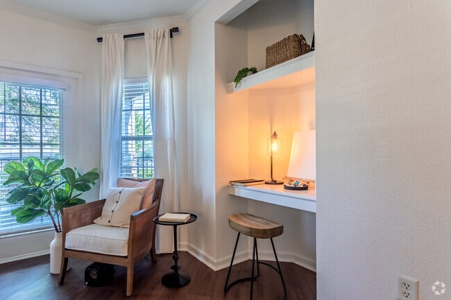 2BR, 2BA - 1157 SF