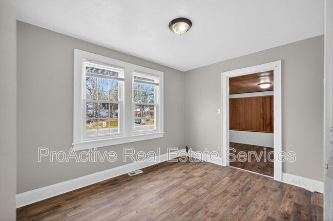 Photo - 108 Wright Ave