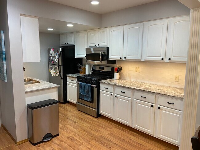 Photo - 3620 Independence Ave S