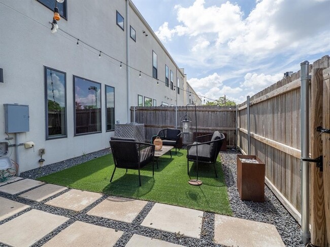 6409 Berkman Dr