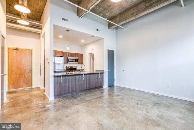 Building Photo - 4800 Brown St Unit 308