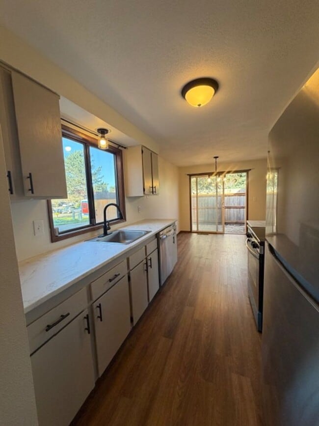 Photo - MIN912 Unit A