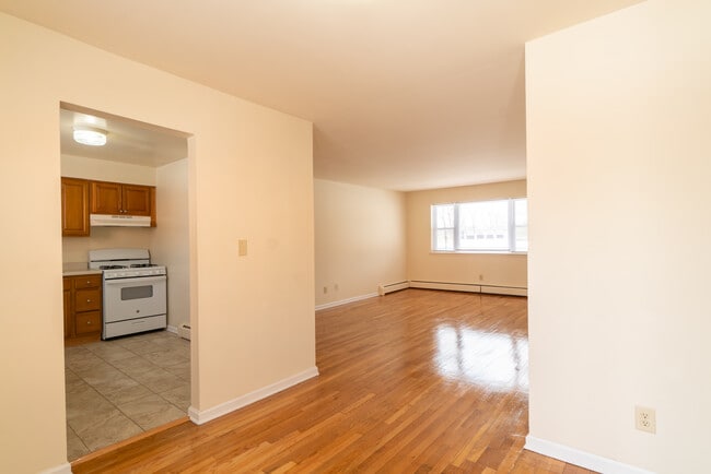 Middlesex Village Apartments