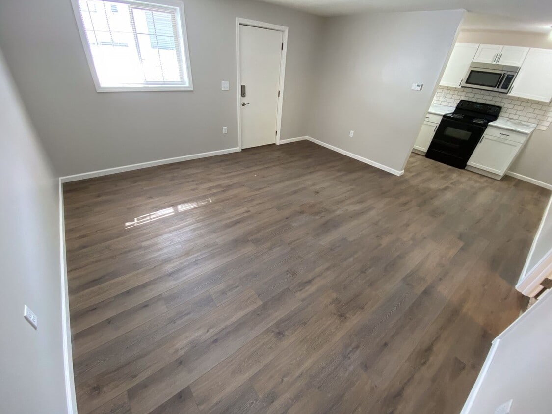 1022-1024 Holloway St - 1022-1024 Holloway St