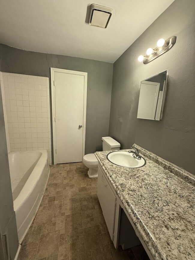 Photo - 63 Wilkes Cir