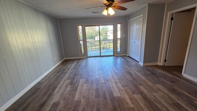 Photo - 305 Stevenson St