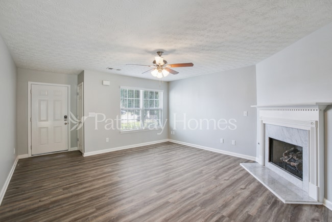 Photo - 9461 Lakeview Rd
