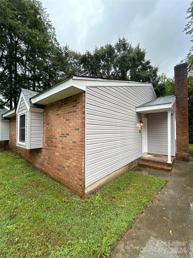 Photo - 8613 Crows Nest Ln