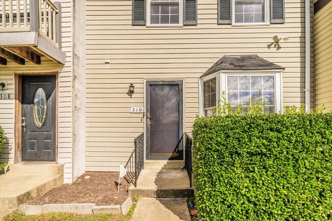 Photo - 310 Harry S Truman Dr