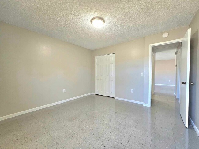 Photo - East Garden Street Unidad 603