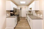 1BR, 1BA - 738 SF