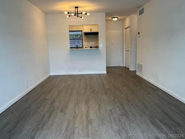 Photo - 1112 Lake Terrace Unit 207