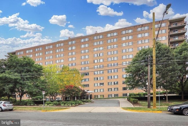 Building Photo - 1900 Lyttonsville Rd Unit 602 Rental