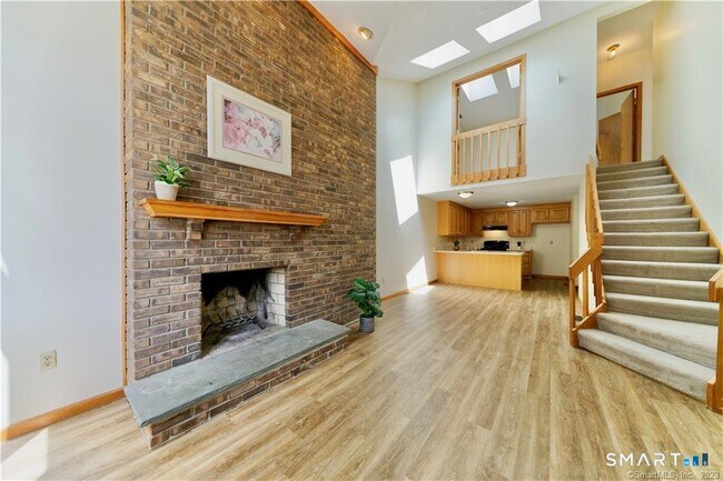 Building Photo - 33 Ivy Ln Unit 33