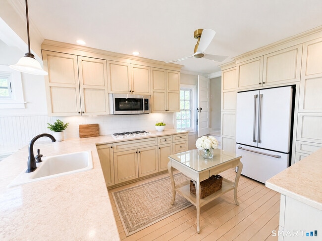 Photo - 280 1st Ave