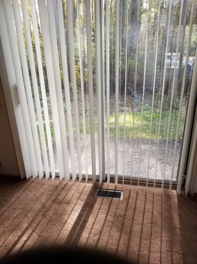 Photo - 995 Glengary Rd