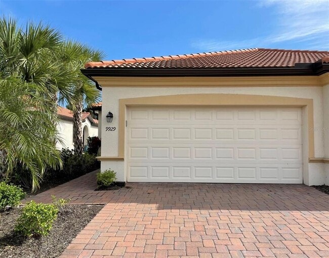Building Photo - 9929 Haze Dr