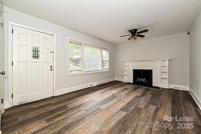 Photo - 2256 Kilborne Dr House