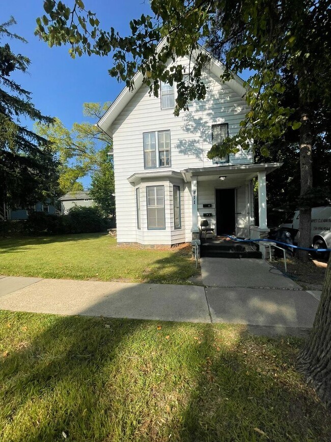 Photo - 411 N State St Unit #1