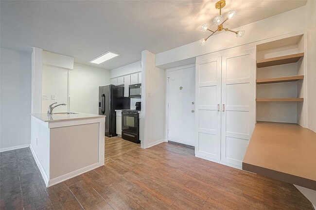 Building Photo - 4629 Wild Indigo St Unit 588 Rental