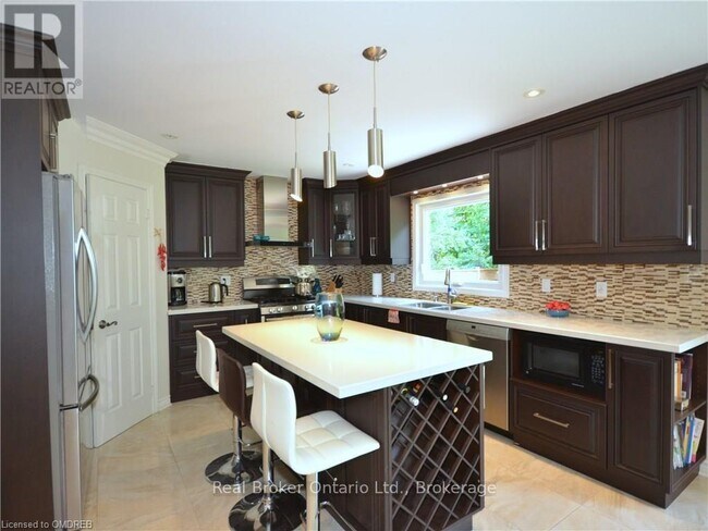 Photo - 1609 Pilgrims Way