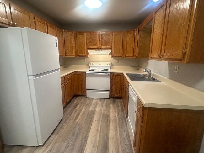 Stove, Ref, Dishwasher