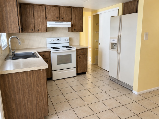 Photo - 8247 Saybrook Dr