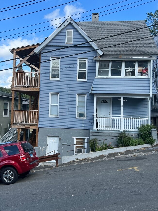 Building Photo - 11 7th St Unit 2 Rear Rental