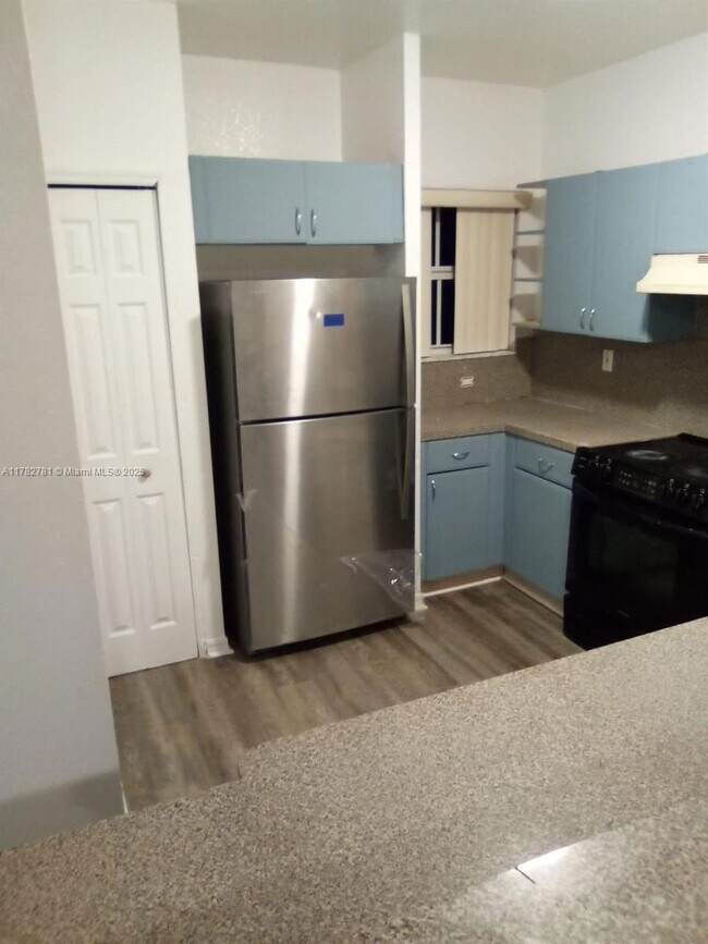 Photo - 609 SW 10th St