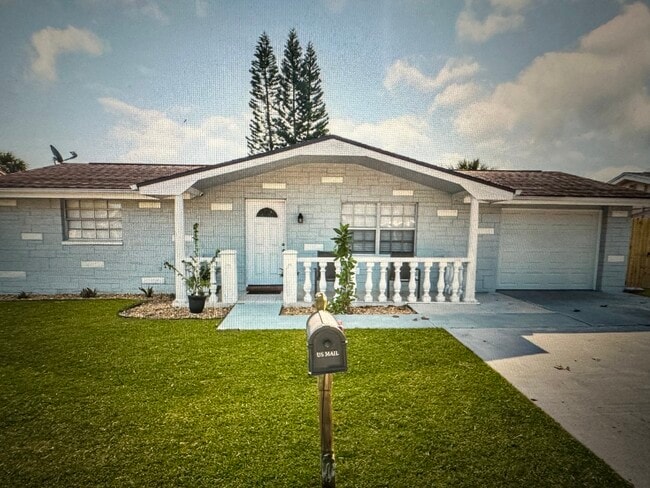 Building Photo - 6734 Sandalwood Dr