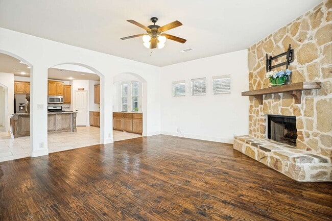 Photo - Spacious & Charming Home in Desirable Savannah Community