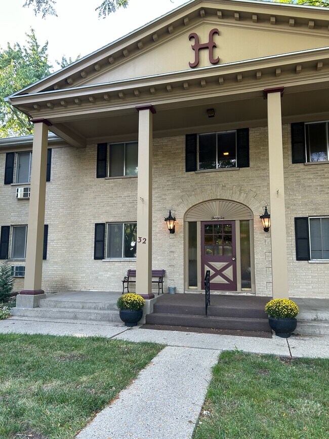 Heritage Circle Apartments