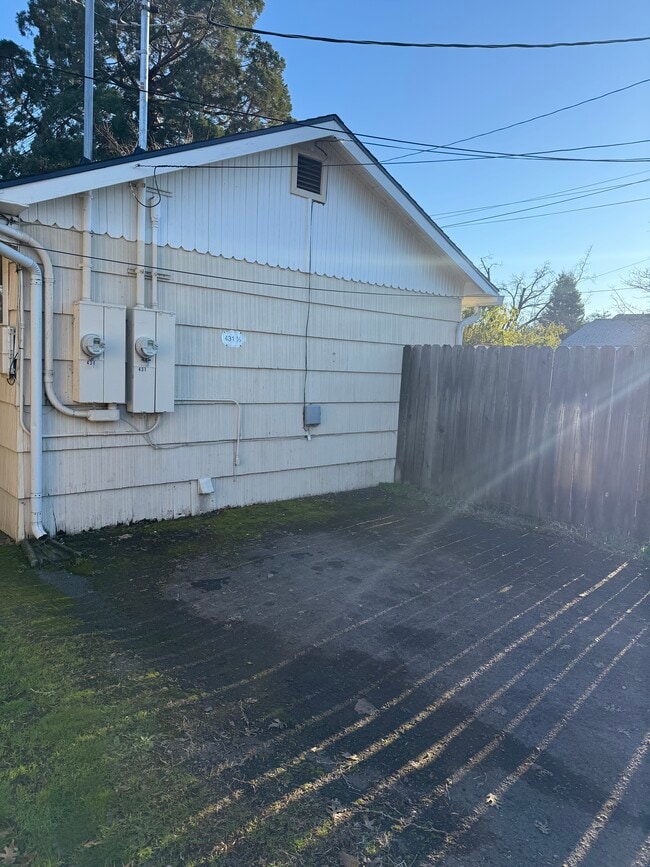 Photo - 431 N 5th St