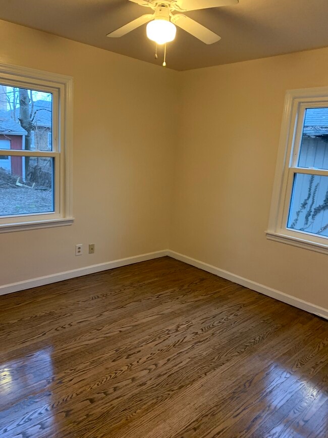 Photo - 4909 Brouse Ave