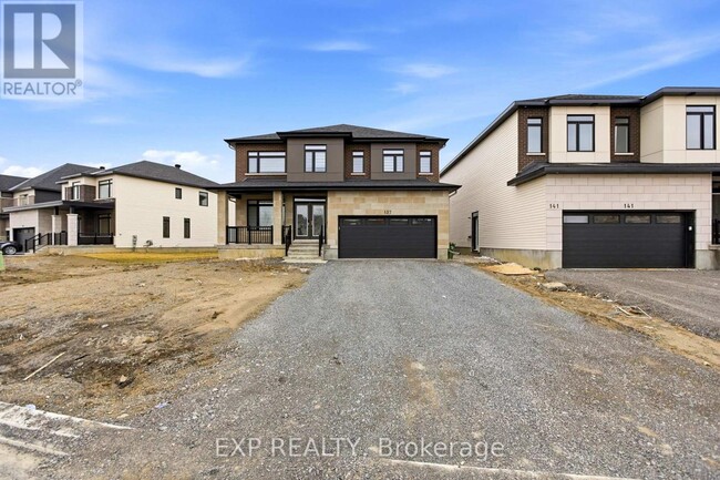 Photo - 137 Shelleright St