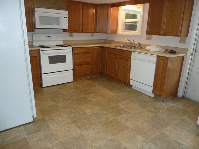 Photo - 220 N Salisbury St Unit 220