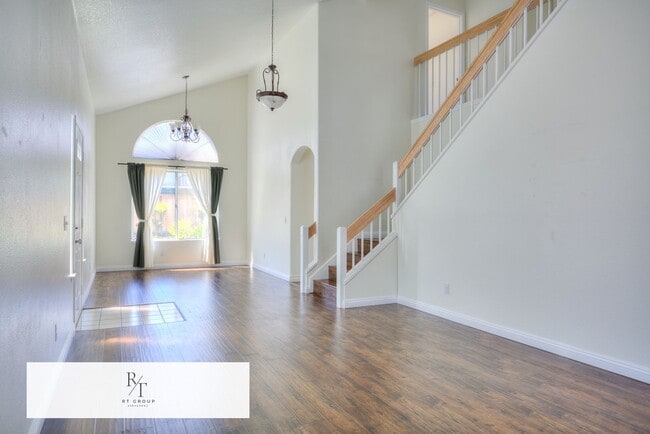 Photo - Beautiful 3 Bed / 2.5 Bath Home in the Corona-Norco Unified School District