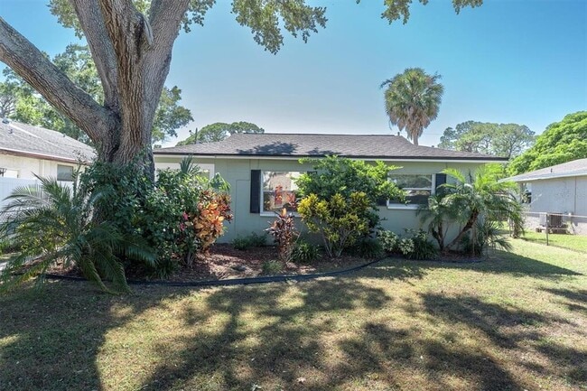 Photo - 618 Glenoak St N