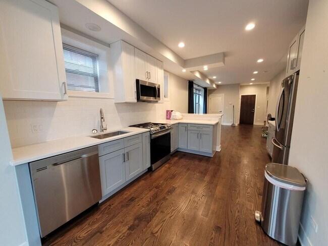 Building Photo - 2 bedroom in Chicago IL 60640 Unit 2F Rental