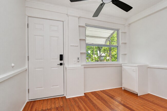 734 8th St N Unit 1
