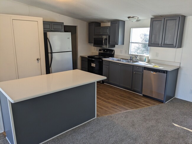 Kitchen - 603 E Pine Ave Casa