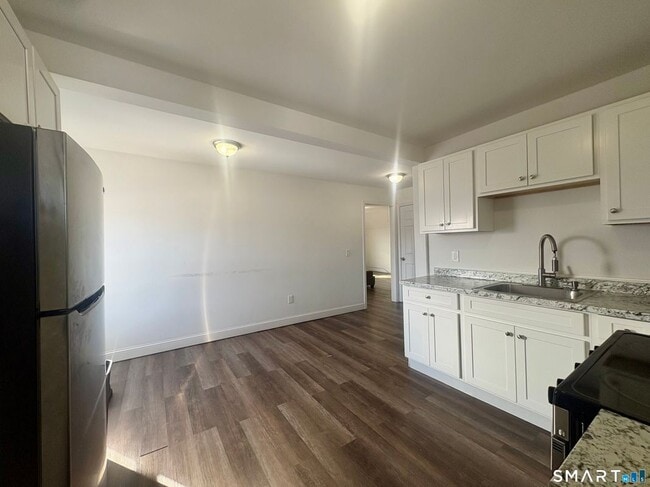 Photo - 22 Brewster St