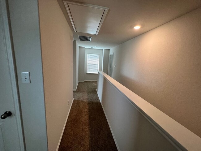 Building Photo - Riverside Rental