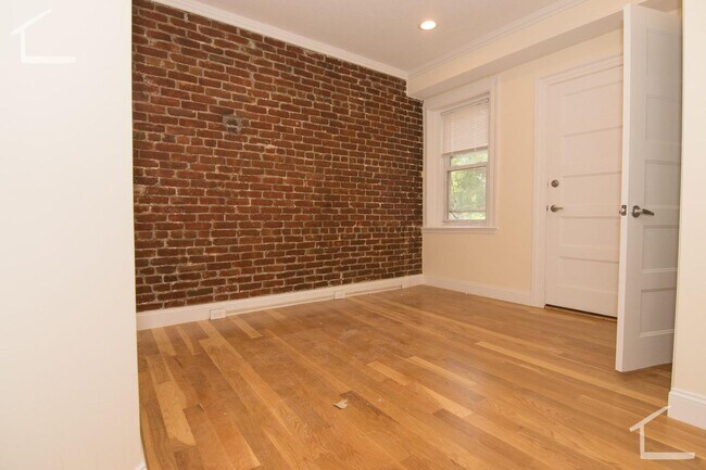 Photo - 1610 Beacon St