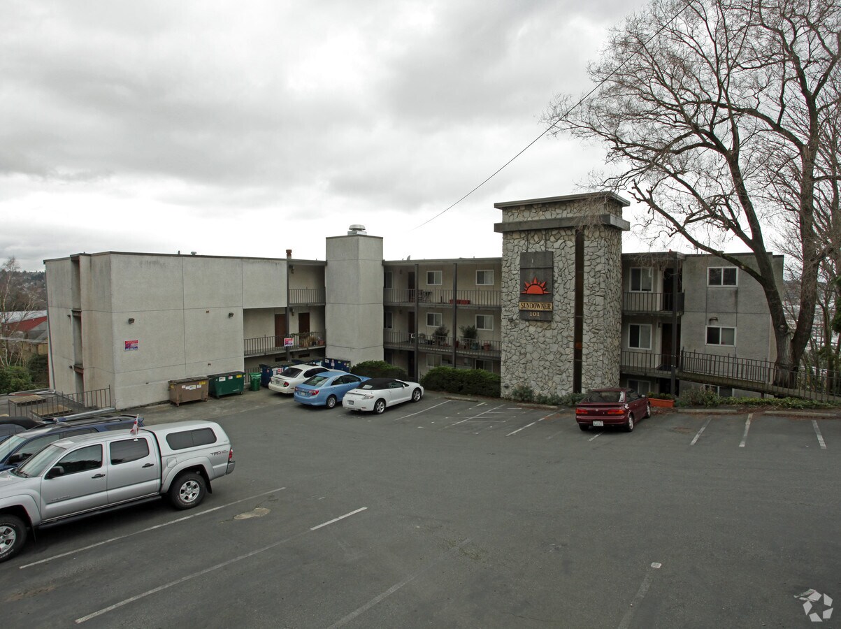 Photo - Sundowner Apartments