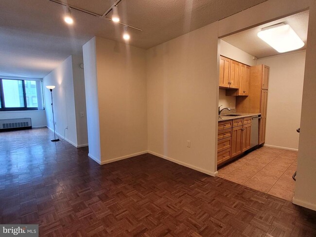 Photo - 1420 Locust St Apartment Unit 27E