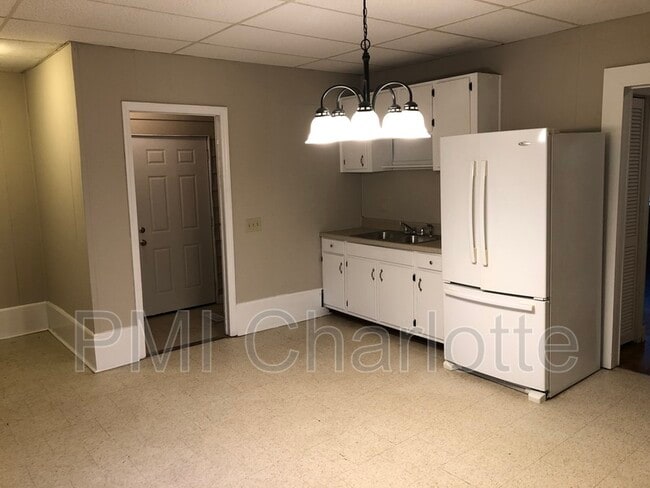 Photo - 1707 Parkdale Ave