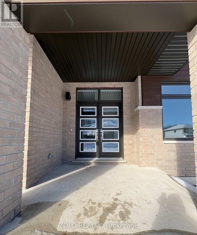 Photo - 3172 Searidge St