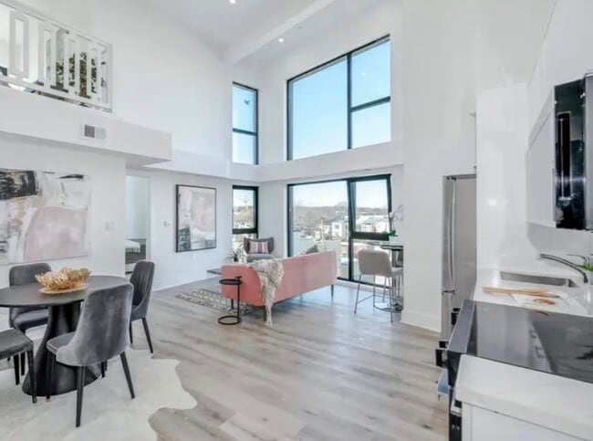 Building Photo - 4328 Georgia Ave NW Unit 402