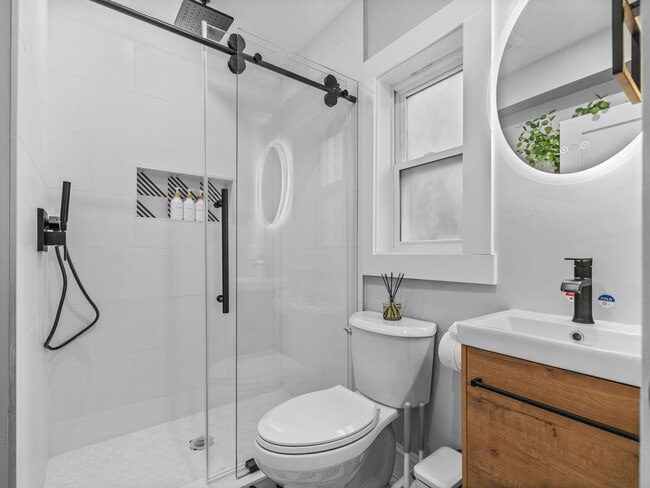 7 Dickson St Unit 2